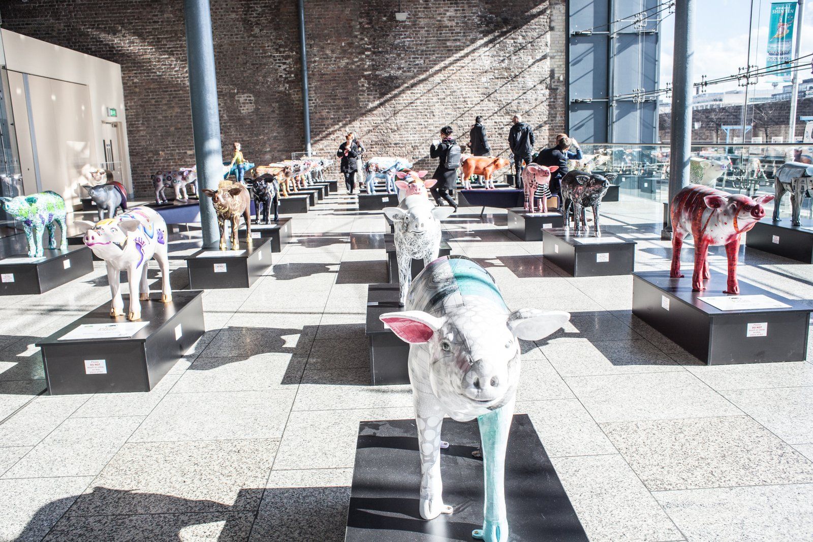 Lunchtime in the CHQ mall